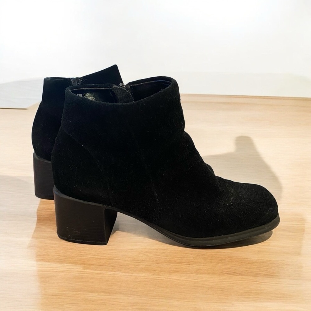 White Mountain Woman 6.5M Black Diamond Leather Block Heels Zip Ankle Bootie